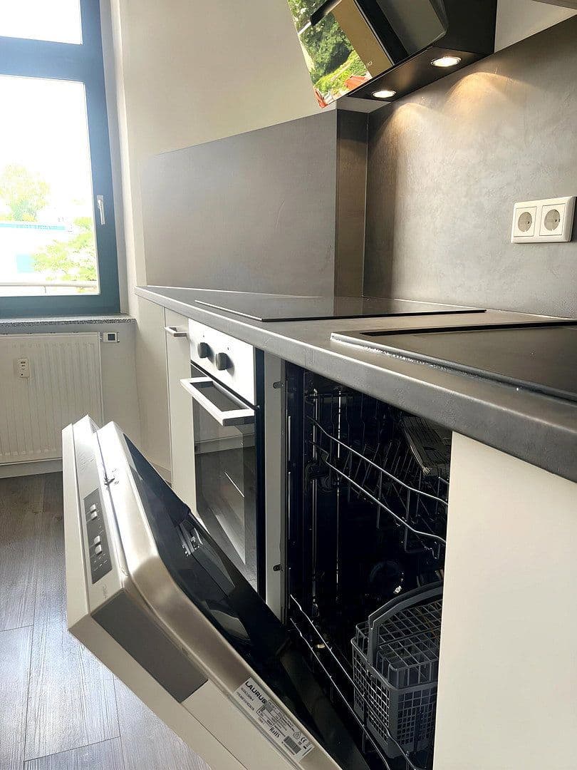 Prenájom bytu 3-izbový 78 m², Kohlgartenstraße 65, Leipzig, Sasko Prenájom bytu 3-izbový 78 m², Kohlgartenstraße 65, Leipzig, Sasko