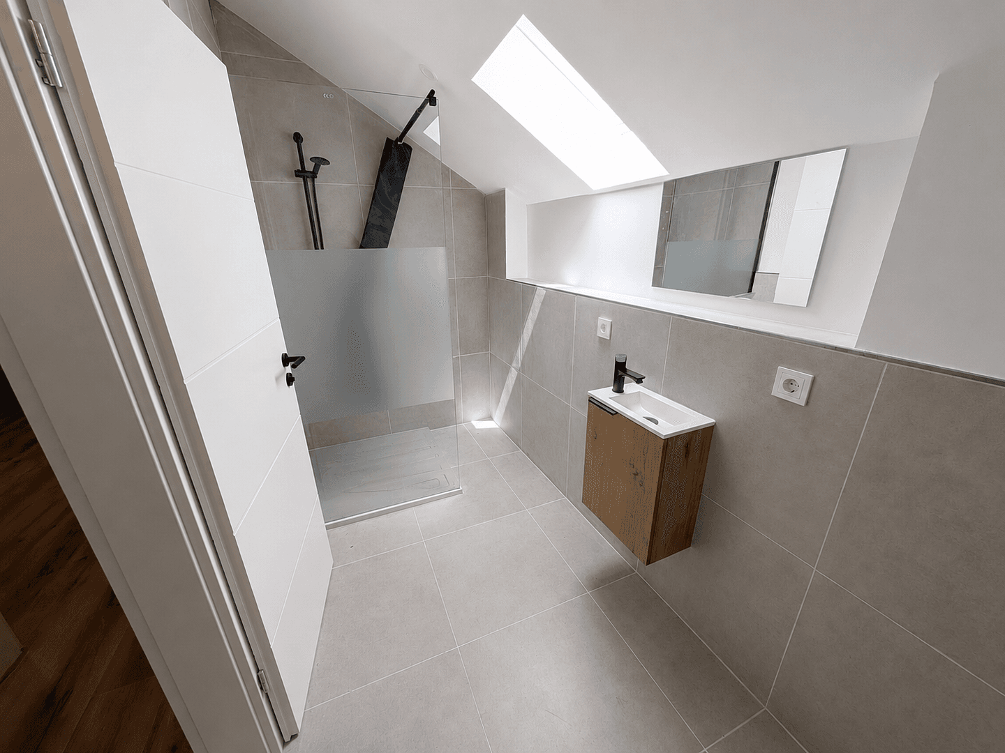 Predaj domu 264 m², pozemek 387 m², Sternweiler Str. 21, Mühlhausen, Bádensko-Wurttembersko Predaj domu 264 m², pozemek 387 m², Sternweiler Str. 21, Mühlhausen, Bádensko-Wurttembersko
