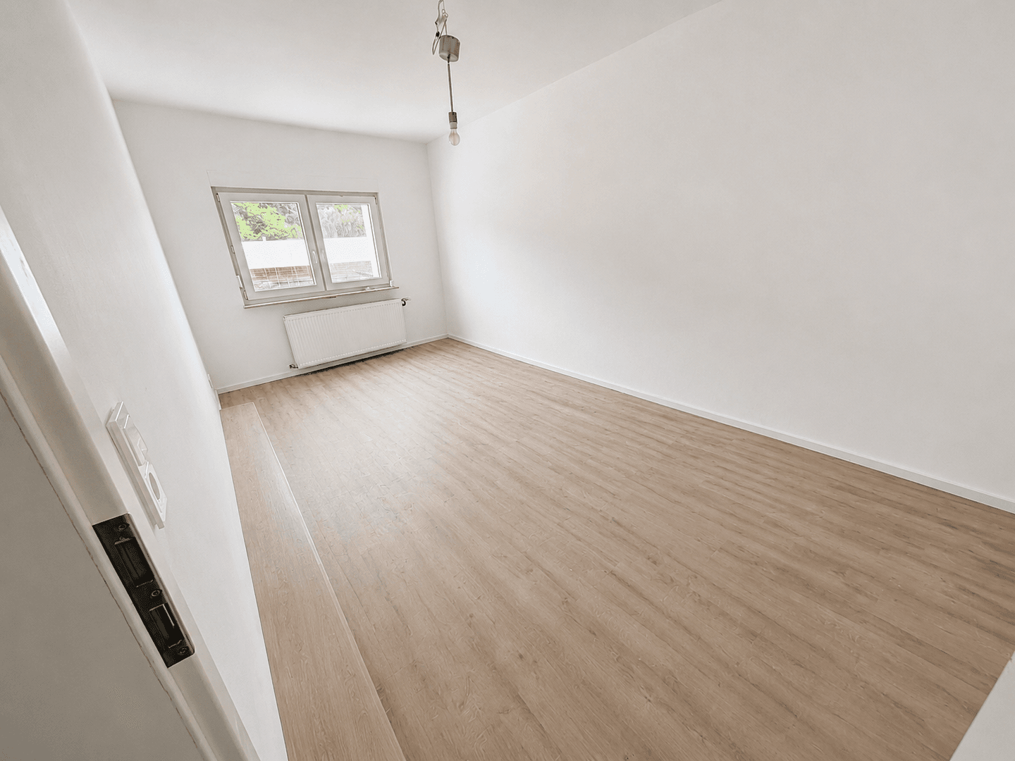 Predaj domu 264 m², pozemek 387 m², Sternweiler Str. 21, Mühlhausen, Bádensko-Wurttembersko Predaj domu 264 m², pozemek 387 m², Sternweiler Str. 21, Mühlhausen, Bádensko-Wurttembersko