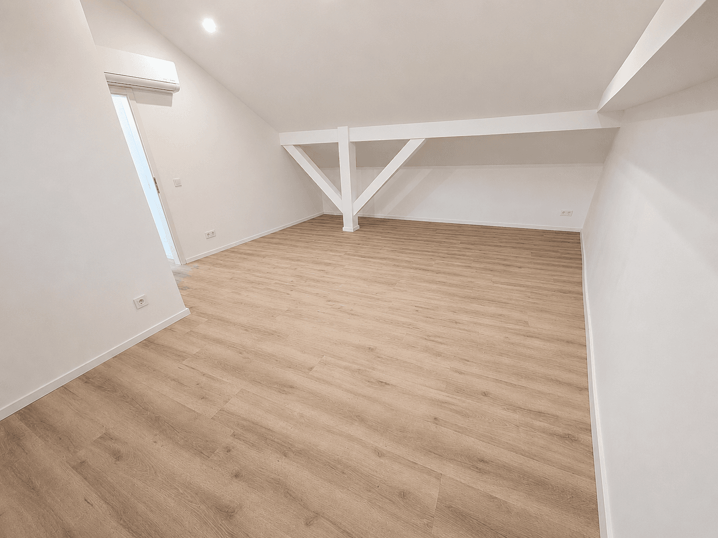 Predaj domu 264 m², pozemek 387 m², Sternweiler Str. 21, Mühlhausen, Bádensko-Wurttembersko Predaj domu 264 m², pozemek 387 m², Sternweiler Str. 21, Mühlhausen, Bádensko-Wurttembersko