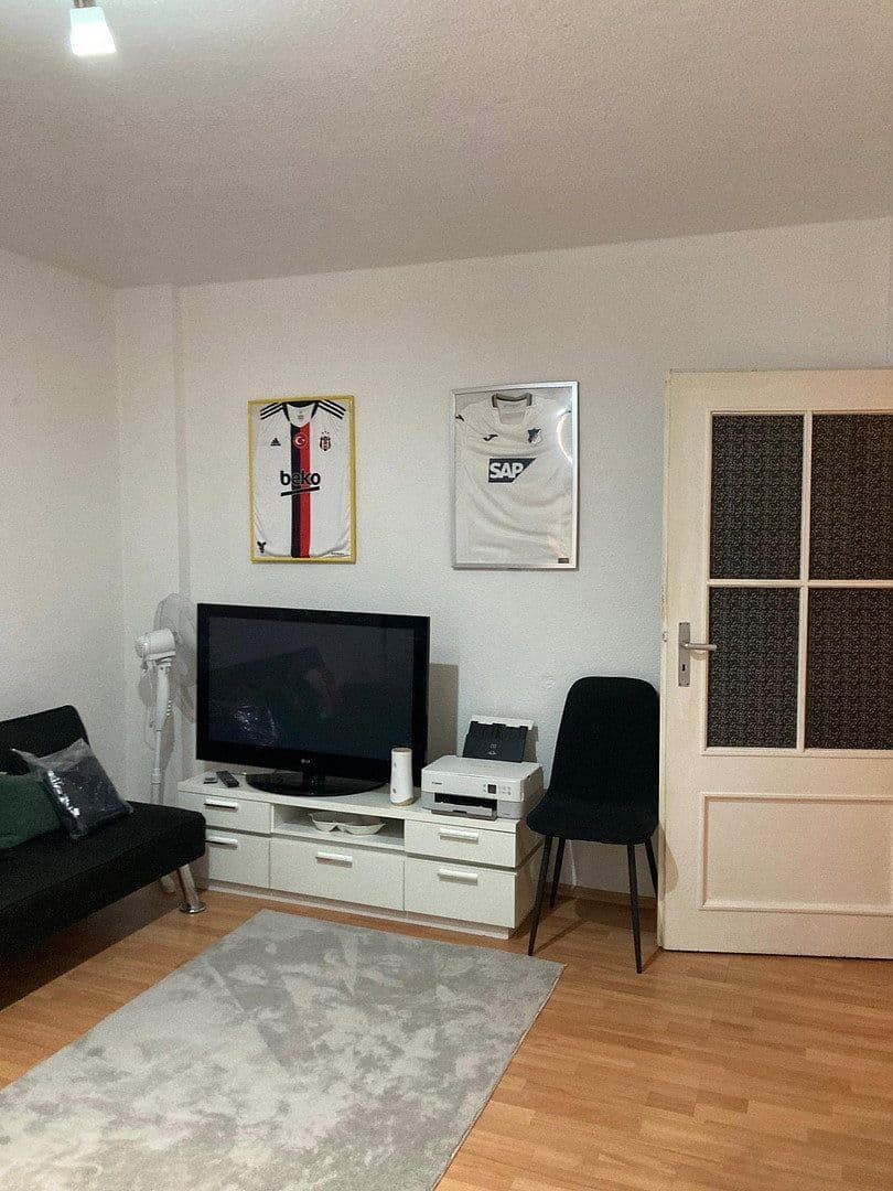 Prenájom bytu 2-izbový 58 m², Ludwigshafen, Porýnie-Falcko Prenájom bytu 2-izbový 58 m², Ludwigshafen, Porýnie-Falcko