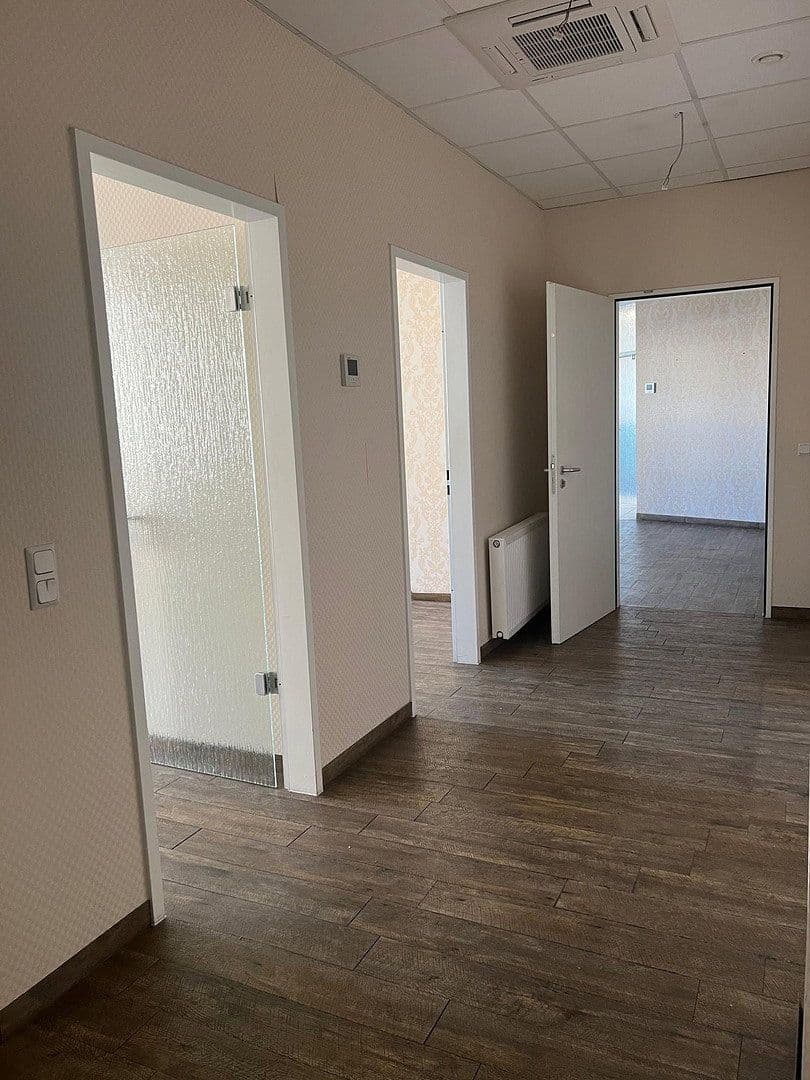 Prenájom kancelárie 260 m², Chemnitzerstraße 4-6, Salzgitter, Dolné Sasko Prenájom kancelárie 260 m², Chemnitzerstraße 4-6, Salzgitter, Dolné Sasko
