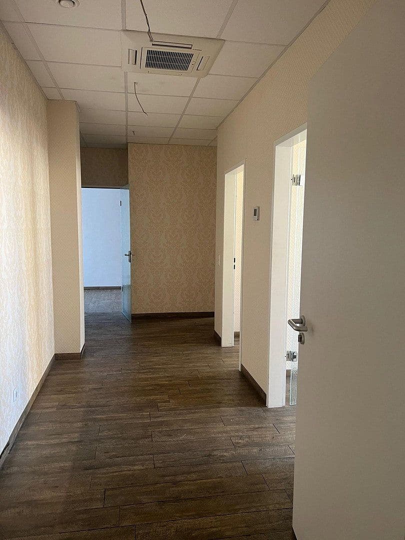 Prenájom kancelárie 260 m², Chemnitzerstraße 4-6, Salzgitter, Dolné Sasko Prenájom kancelárie 260 m², Chemnitzerstraße 4-6, Salzgitter, Dolné Sasko
