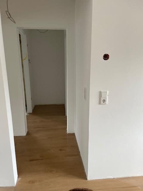 Prenájom bytu 4-izbový 100 m², Rodenbach, Porýnie-Falcko Prenájom bytu 4-izbový 100 m², Rodenbach, Porýnie-Falcko