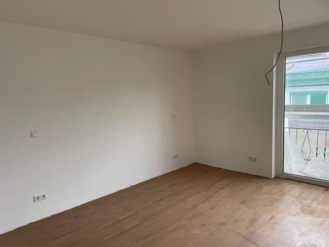 Prenájom bytu 4-izbový 100 m², Rodenbach, Porýnie-Falcko Prenájom bytu 4-izbový 100 m², Rodenbach, Porýnie-Falcko