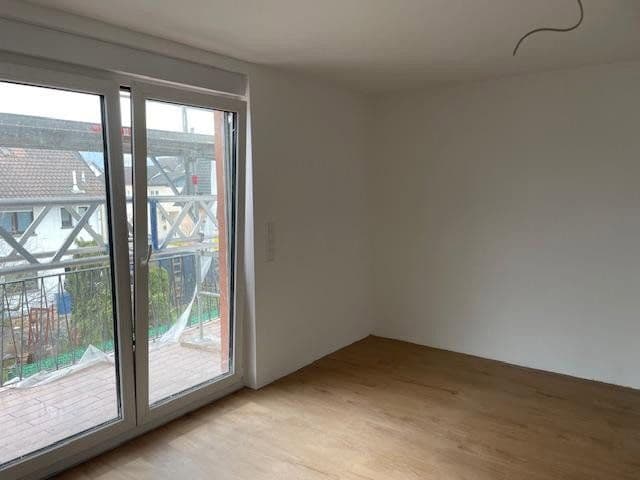 Prenájom bytu 4-izbový 100 m², Rodenbach, Porýnie-Falcko Prenájom bytu 4-izbový 100 m², Rodenbach, Porýnie-Falcko
