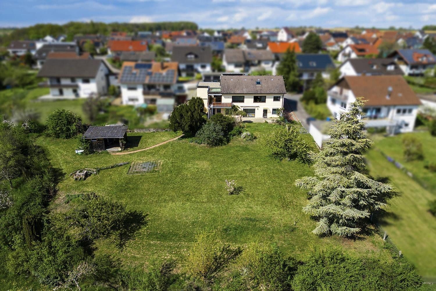 Predaj domu 260 m², pozemek 2.258 m², Gundelsheim, Bádensko-Wurttembersko Predaj domu 260 m², pozemek 2.258 m², Gundelsheim, Bádensko-Wurttembersko