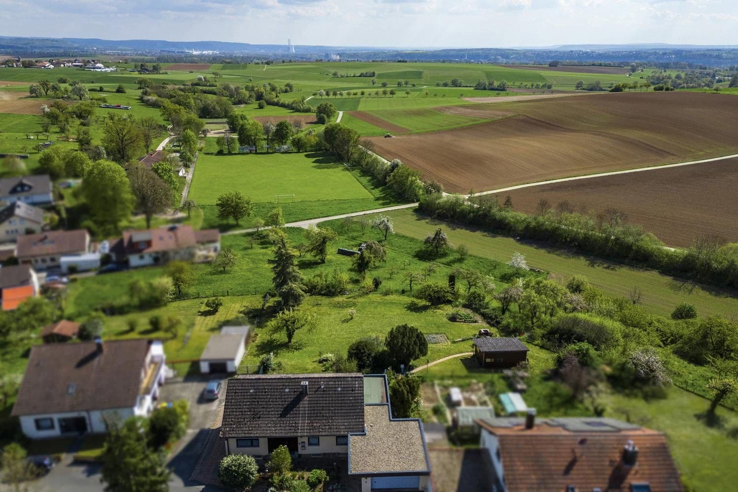 Predaj domu 260 m², pozemek 2.258 m², Gundelsheim, Bádensko-Wurttembersko Predaj domu 260 m², pozemek 2.258 m², Gundelsheim, Bádensko-Wurttembersko