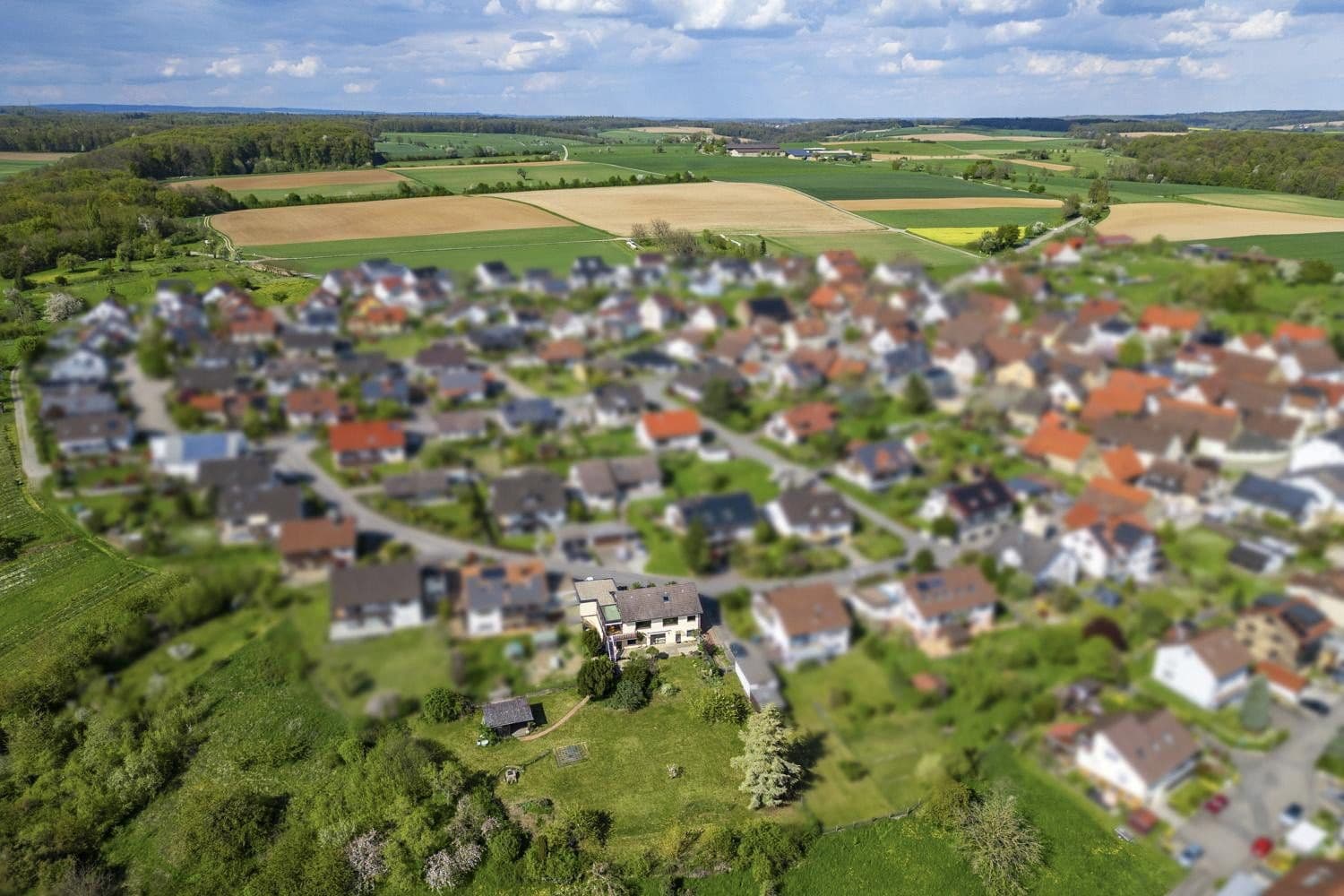Predaj domu 260 m², pozemek 2.258 m², Gundelsheim, Bádensko-Wurttembersko Predaj domu 260 m², pozemek 2.258 m², Gundelsheim, Bádensko-Wurttembersko