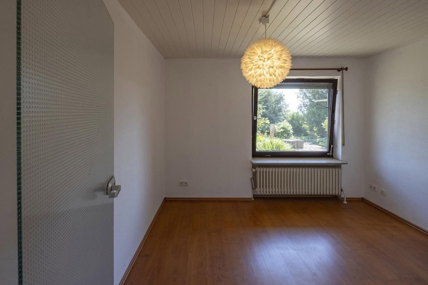 Predaj domu 260 m², pozemek 2.258 m², Gundelsheim, Bádensko-Wurttembersko Predaj domu 260 m², pozemek 2.258 m², Gundelsheim, Bádensko-Wurttembersko
