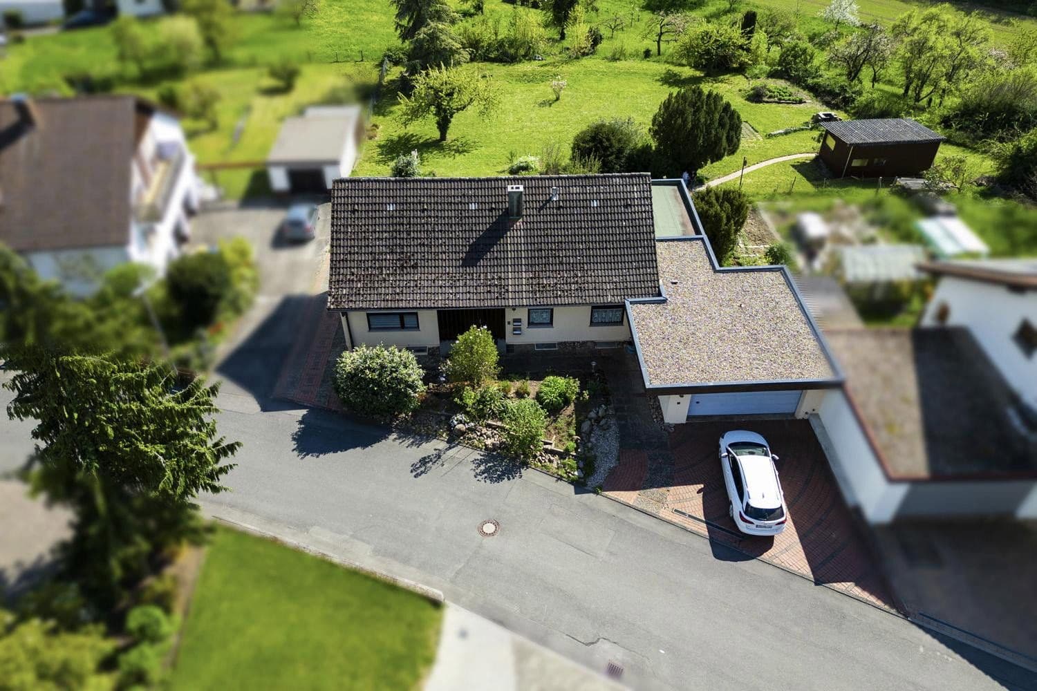 Predaj domu 260 m², pozemek 2.258 m², Gundelsheim, Bádensko-Wurttembersko Predaj domu 260 m², pozemek 2.258 m², Gundelsheim, Bádensko-Wurttembersko