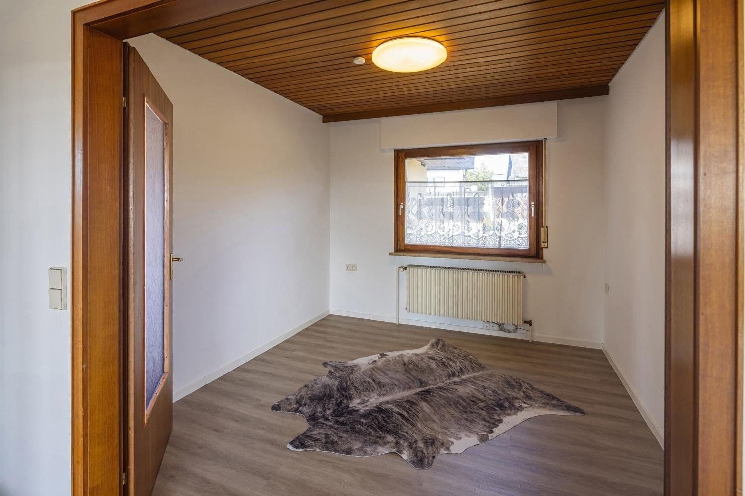 Predaj domu 260 m², pozemek 2.258 m², Gundelsheim, Bádensko-Wurttembersko Predaj domu 260 m², pozemek 2.258 m², Gundelsheim, Bádensko-Wurttembersko