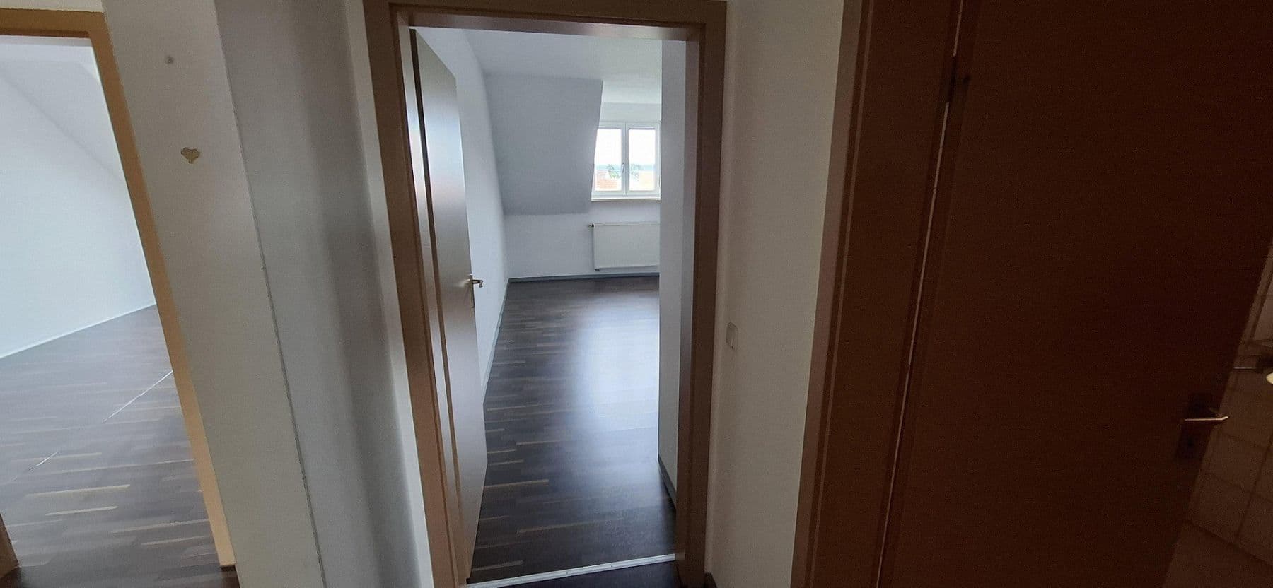 Prenájom bytu 3-izbový 73 m², Bubenreuth, Bavorsko Prenájom bytu 3-izbový 73 m², Bubenreuth, Bavorsko