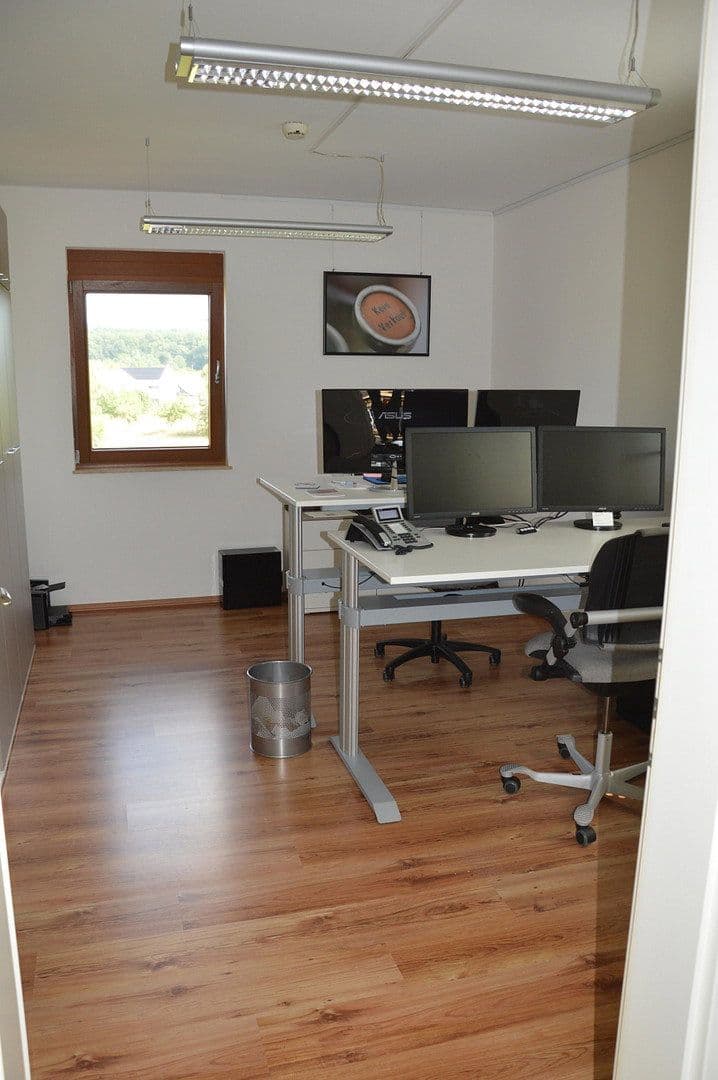 Predaj kancelárie 350 m², Am Hühnerberg 17, Kelkheim (Taunus), Hesensko Predaj kancelárie 350 m², Am Hühnerberg 17, Kelkheim (Taunus), Hesensko