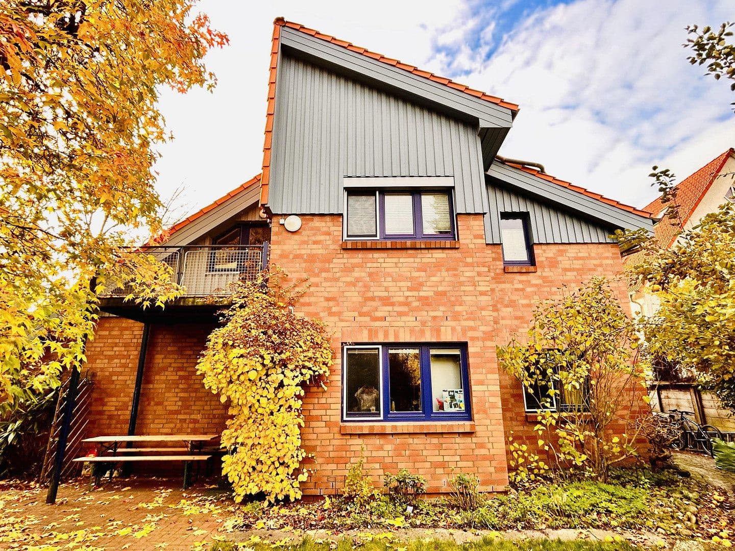 Predaj domu 244 m², pozemek 700 m², Burgwedel, Dolné Sasko Predaj domu 244 m², pozemek 700 m², Burgwedel, Dolné Sasko