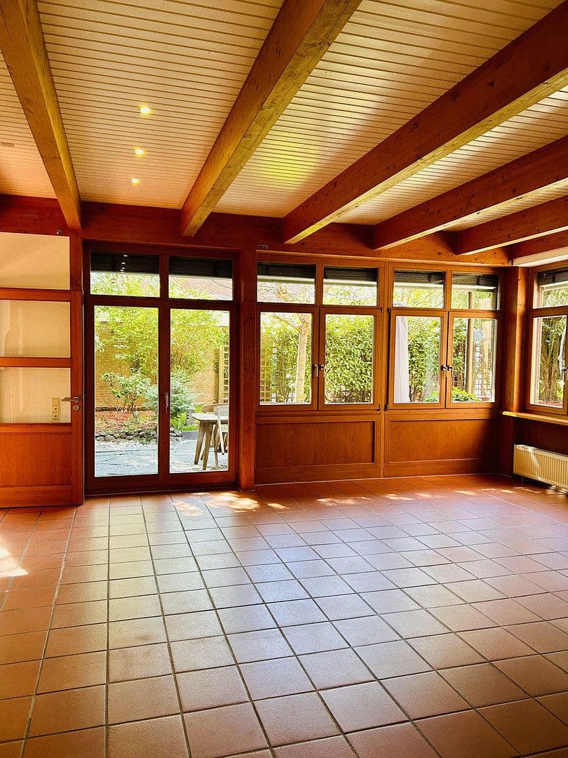 Predaj domu 244 m², pozemek 700 m², Burgwedel, Dolné Sasko Predaj domu 244 m², pozemek 700 m², Burgwedel, Dolné Sasko