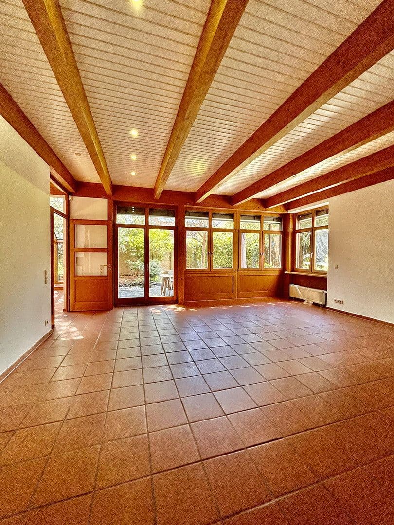 Predaj domu 244 m², pozemek 700 m², Burgwedel, Dolné Sasko Predaj domu 244 m², pozemek 700 m², Burgwedel, Dolné Sasko