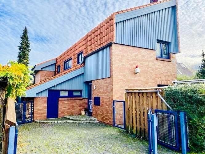 Predaj domu 244 m², pozemek 700 m², Burgwedel, Dolné Sasko Predaj domu 244 m², pozemek 700 m², Burgwedel, Dolné Sasko