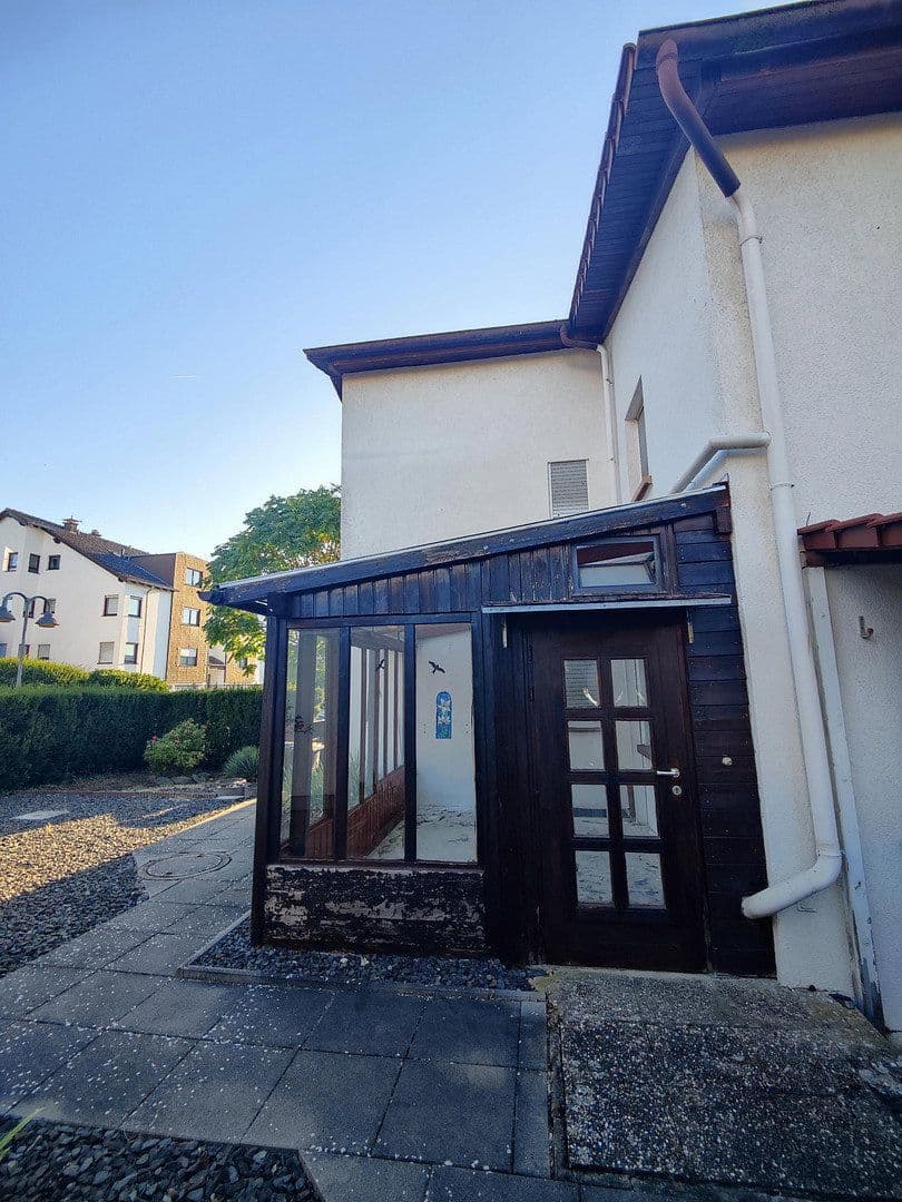 Predaj domu 120 m², pozemek 331 m², Budenheim, Porýnie-Falcko Predaj domu 120 m², pozemek 331 m², Budenheim, Porýnie-Falcko
