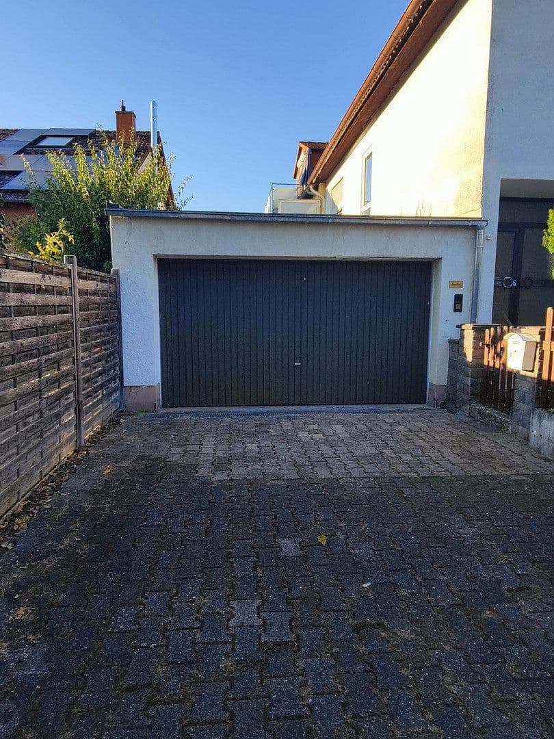 Predaj domu 120 m², pozemek 331 m², Budenheim, Porýnie-Falcko Predaj domu 120 m², pozemek 331 m², Budenheim, Porýnie-Falcko