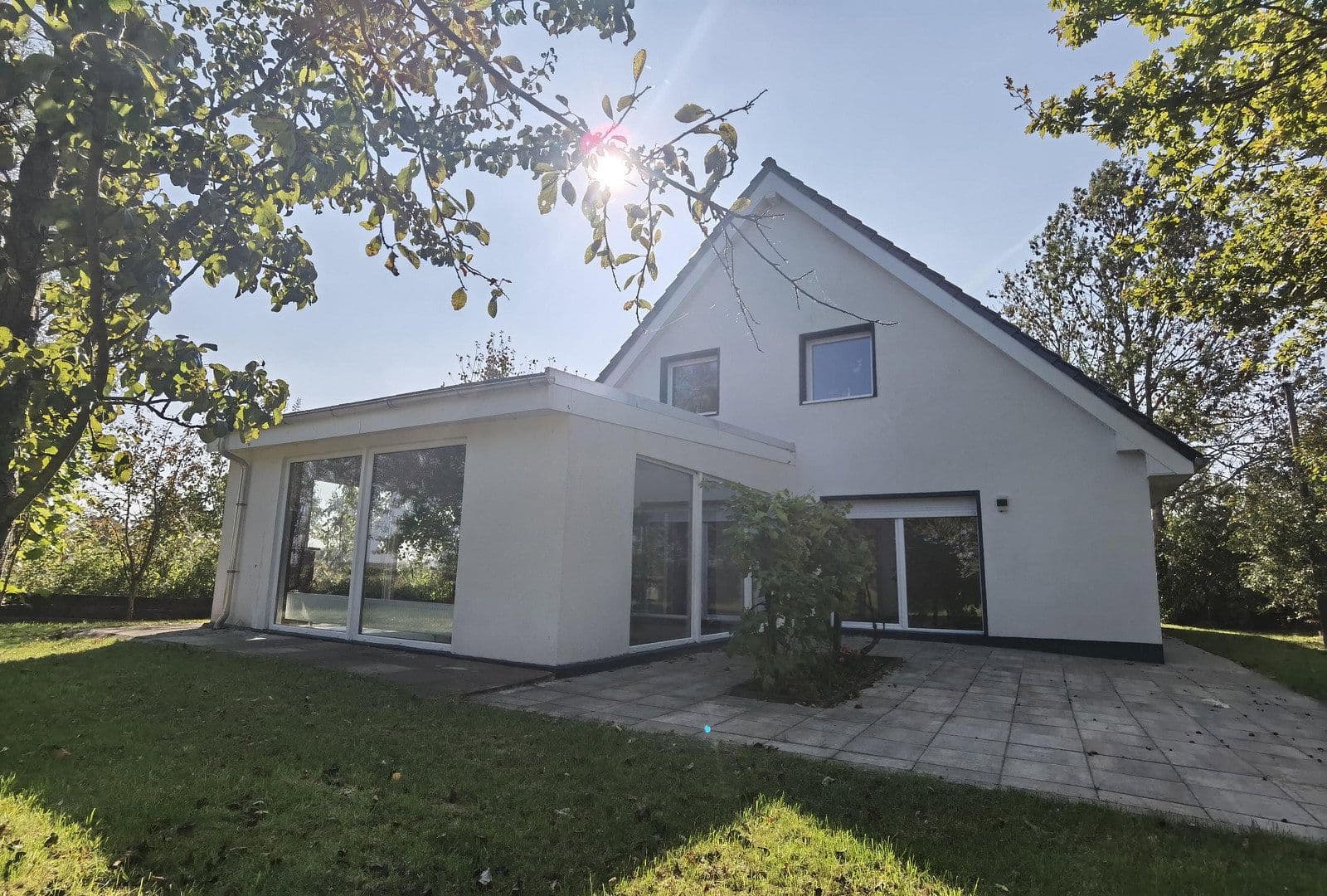 Predaj domu 243 m², pozemek 1.238 m², Nordleda, Dolné Sasko Predaj domu 243 m², pozemek 1.238 m², Nordleda, Dolné Sasko