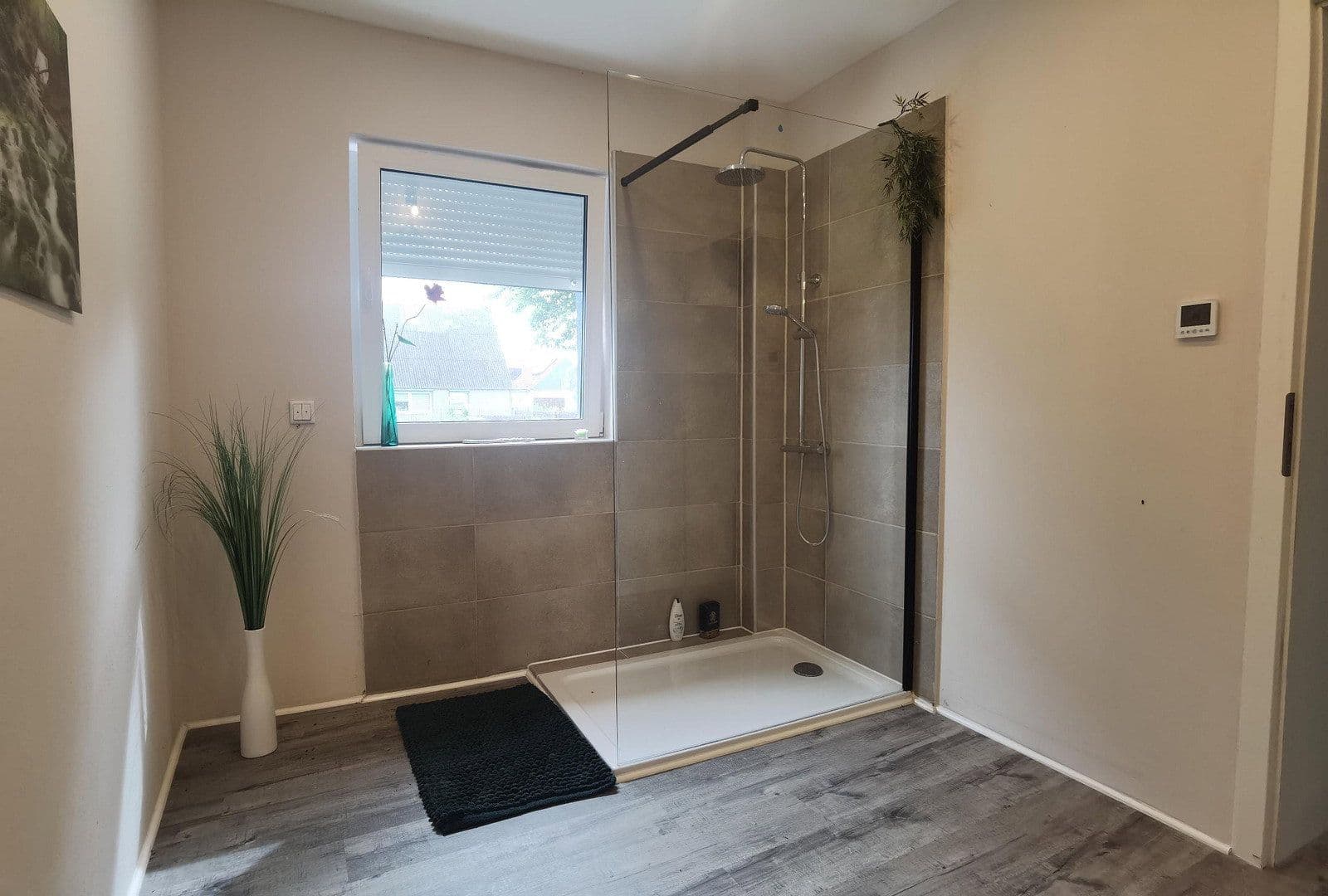 Predaj domu 243 m², pozemek 1.238 m², Nordleda, Dolné Sasko Predaj domu 243 m², pozemek 1.238 m², Nordleda, Dolné Sasko