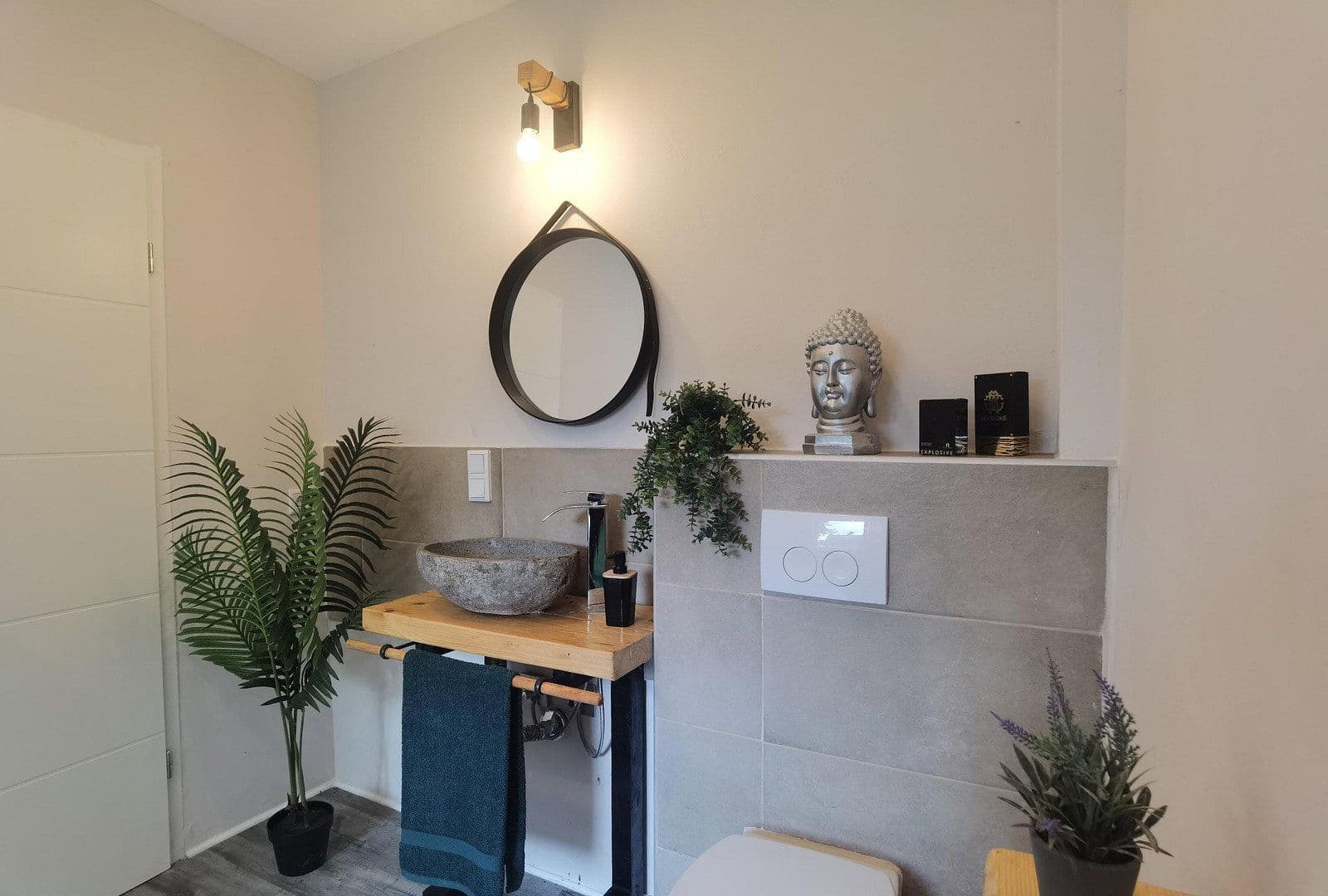 Predaj domu 243 m², pozemek 1.238 m², Nordleda, Dolné Sasko Predaj domu 243 m², pozemek 1.238 m², Nordleda, Dolné Sasko