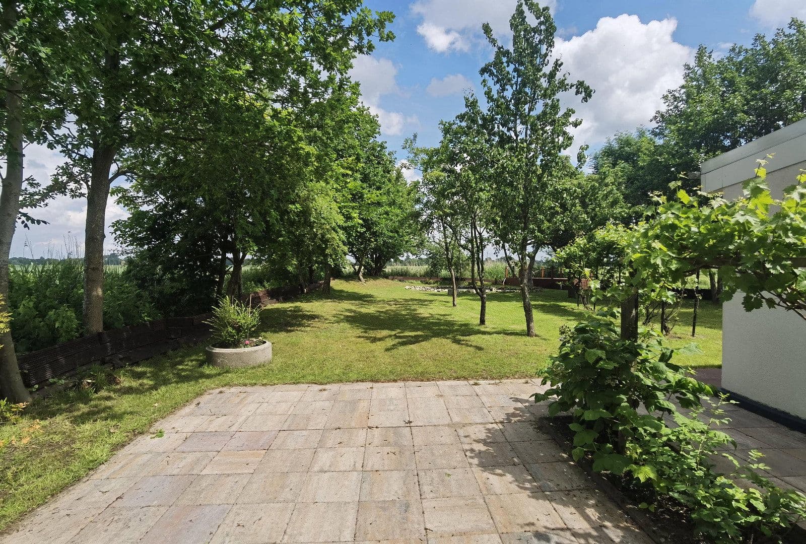 Predaj domu 243 m², pozemek 1.238 m², Nordleda, Dolné Sasko Predaj domu 243 m², pozemek 1.238 m², Nordleda, Dolné Sasko