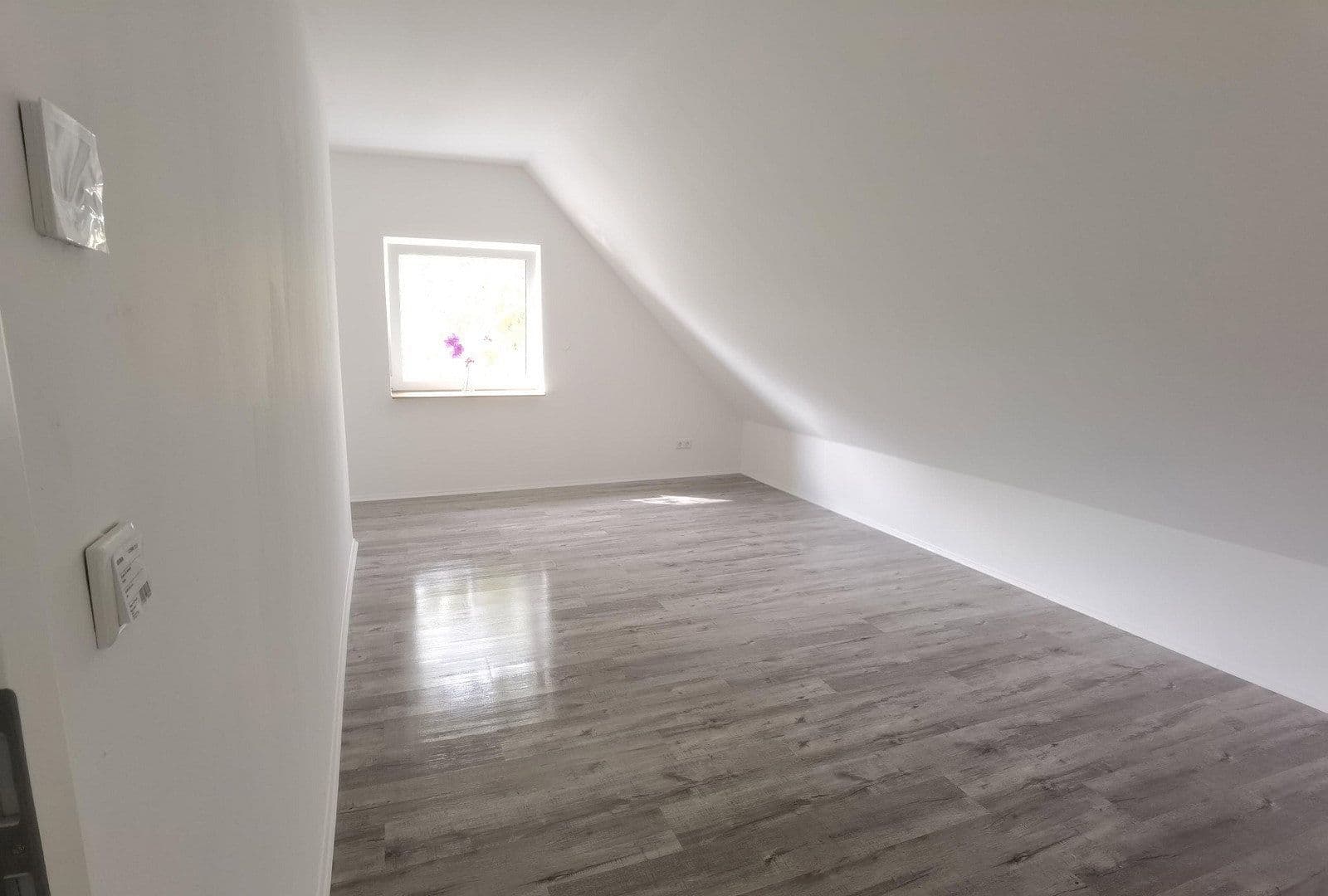 Predaj domu 243 m², pozemek 1.238 m², Nordleda, Dolné Sasko Predaj domu 243 m², pozemek 1.238 m², Nordleda, Dolné Sasko