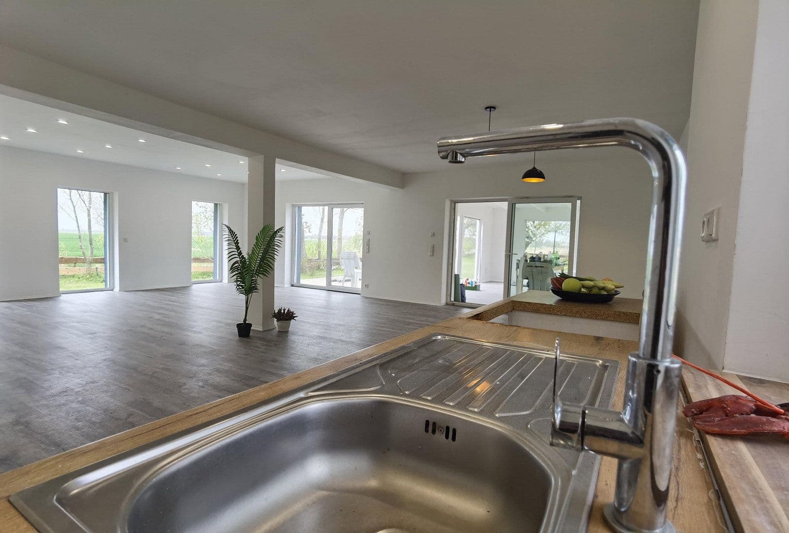 Predaj domu 243 m², pozemek 1.238 m², Nordleda, Dolné Sasko Predaj domu 243 m², pozemek 1.238 m², Nordleda, Dolné Sasko
