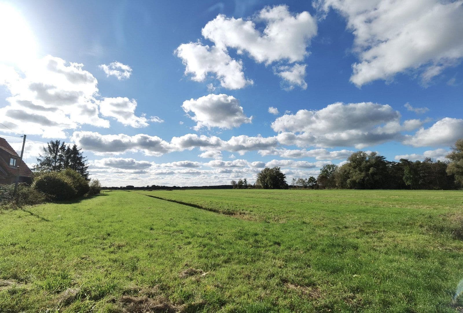 Predaj domu 243 m², pozemek 1.238 m², Nordleda, Dolné Sasko Predaj domu 243 m², pozemek 1.238 m², Nordleda, Dolné Sasko