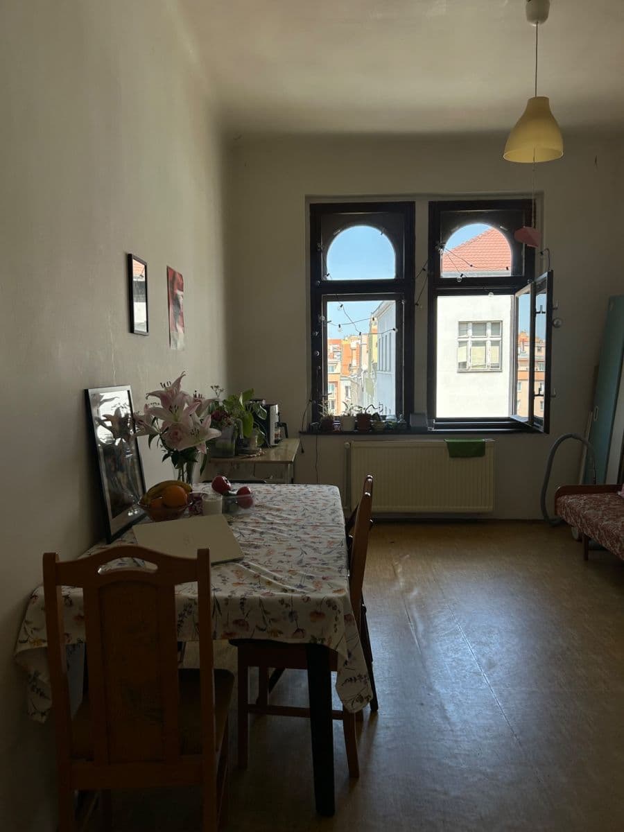 Prenájom bytu 3-izbový 24 m², Slezská, Praha, Praha Prenájom bytu 3-izbový 24 m², Slezská, Praha, Praha