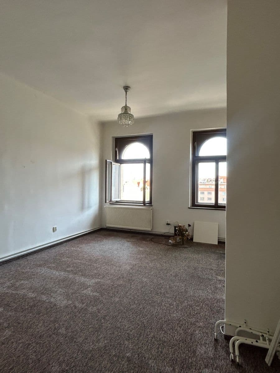 Prenájom bytu 3-izbový 24 m², Slezská, Praha, Praha Prenájom bytu 3-izbový 24 m², Slezská, Praha, Praha