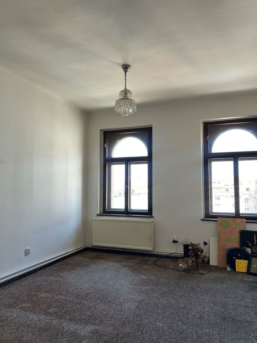 Prenájom bytu 3-izbový 24 m², Slezská, Praha, Praha Prenájom bytu 3-izbový 24 m², Slezská, Praha, Praha