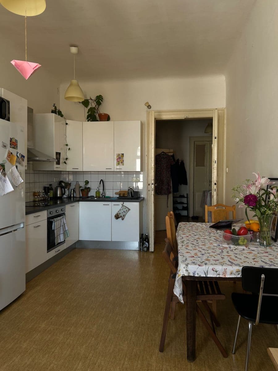 Prenájom bytu 3-izbový 24 m², Slezská, Praha, Praha Prenájom bytu 3-izbový 24 m², Slezská, Praha, Praha