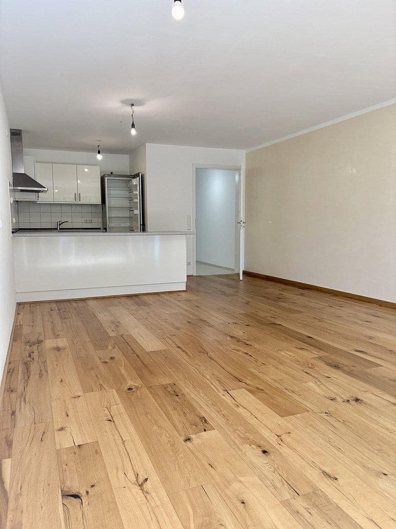 Prenájom bytu 2-izbový 70 m², München, Bavorsko Prenájom bytu 2-izbový 70 m², München, Bavorsko