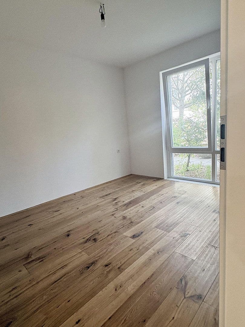 Prenájom bytu 2-izbový 70 m², München, Bavorsko Prenájom bytu 2-izbový 70 m², München, Bavorsko