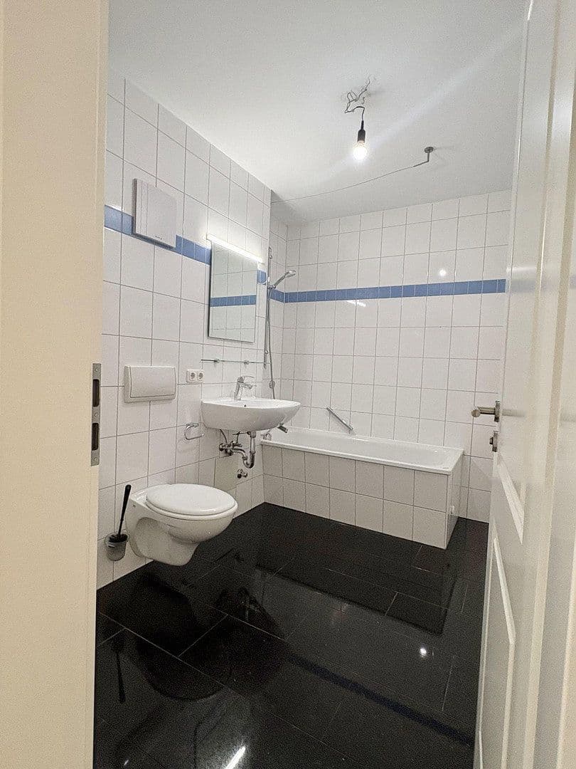 Prenájom bytu 2-izbový 70 m², München, Bavorsko Prenájom bytu 2-izbový 70 m², München, Bavorsko