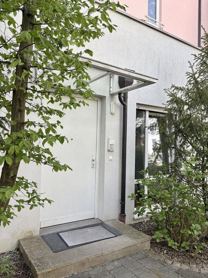 Prenájom bytu 2-izbový 70 m², München, Bavorsko Prenájom bytu 2-izbový 70 m², München, Bavorsko