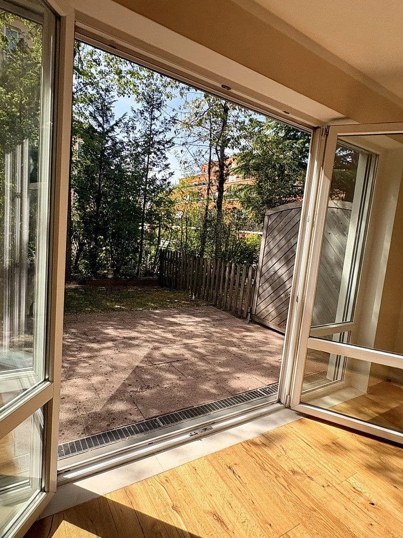 Prenájom bytu 2-izbový 70 m², München, Bavorsko Prenájom bytu 2-izbový 70 m², München, Bavorsko