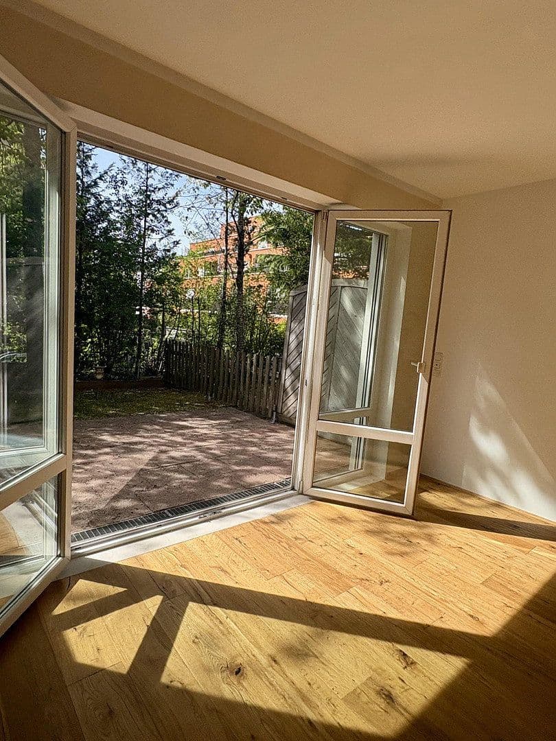 Prenájom bytu 2-izbový 70 m², München, Bavorsko Prenájom bytu 2-izbový 70 m², München, Bavorsko