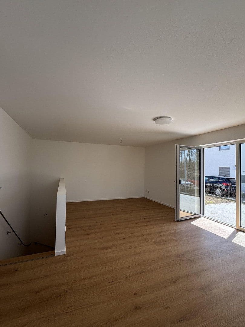 Prenájom bytu 4-izbový 115 m², Nelkenweg 12, Langenbach, Bavorsko Prenájom bytu 4-izbový 115 m², Nelkenweg 12, Langenbach, Bavorsko