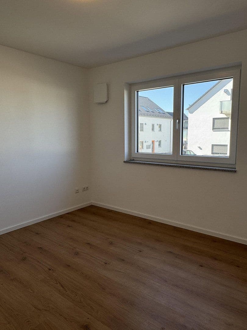 Prenájom bytu 4-izbový 115 m², Nelkenweg 12, Langenbach, Bavorsko Prenájom bytu 4-izbový 115 m², Nelkenweg 12, Langenbach, Bavorsko