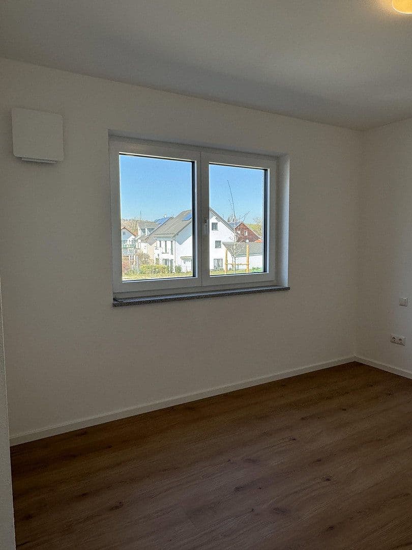 Prenájom bytu 4-izbový 115 m², Nelkenweg 12, Langenbach, Bavorsko Prenájom bytu 4-izbový 115 m², Nelkenweg 12, Langenbach, Bavorsko