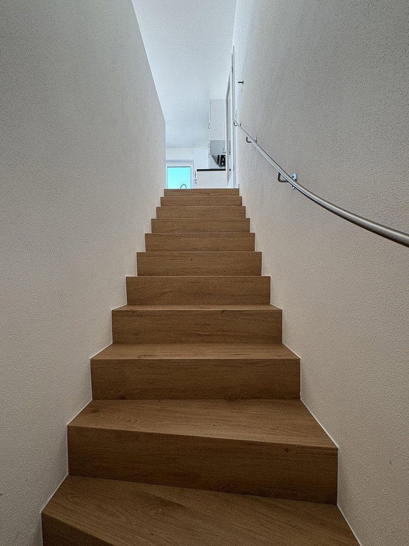 Prenájom bytu 4-izbový 115 m², Nelkenweg 12, Langenbach, Bavorsko Prenájom bytu 4-izbový 115 m², Nelkenweg 12, Langenbach, Bavorsko