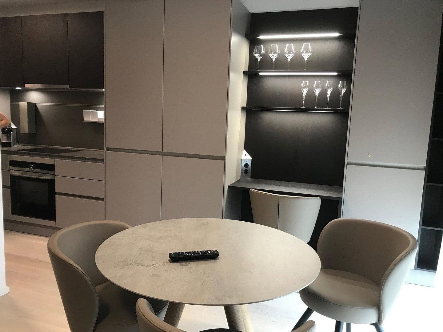 Prenájom bytu 2-izbový 48 m², München, Bavorsko Prenájom bytu 2-izbový 48 m², München, Bavorsko