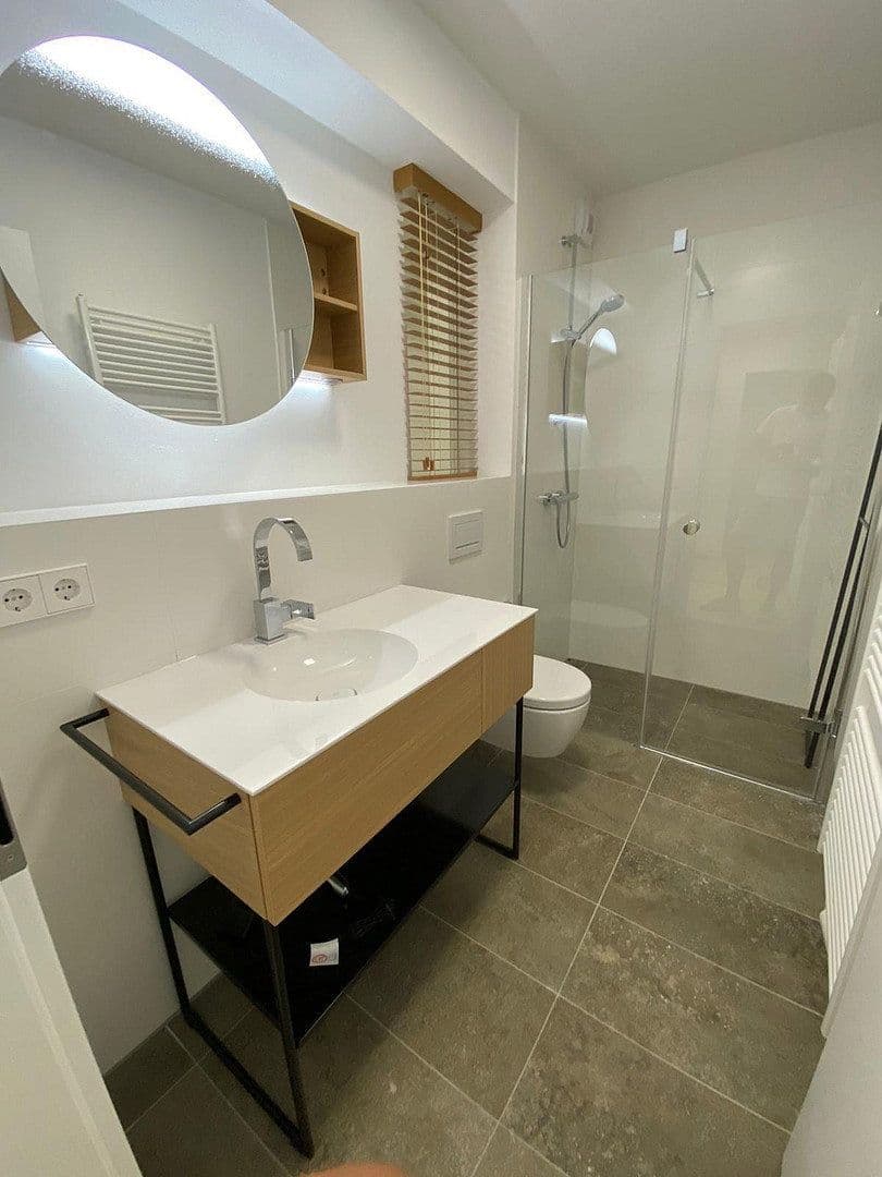 Prenájom bytu 2-izbový 48 m², München, Bavorsko Prenájom bytu 2-izbový 48 m², München, Bavorsko
