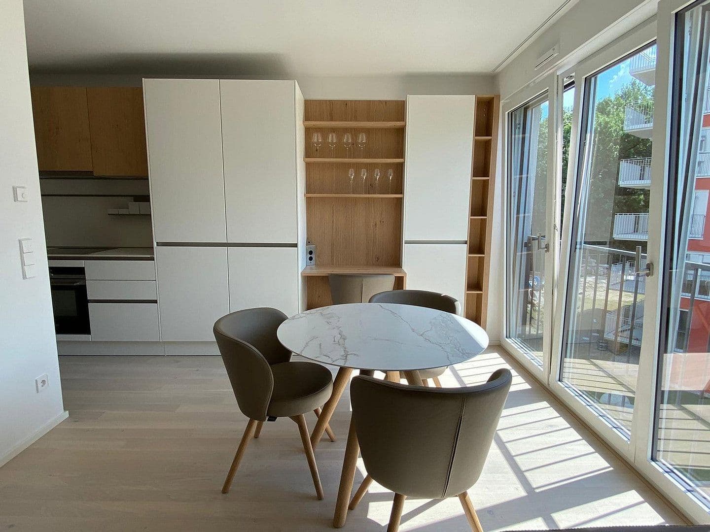 Prenájom bytu 2-izbový 48 m², München, Bavorsko Prenájom bytu 2-izbový 48 m², München, Bavorsko