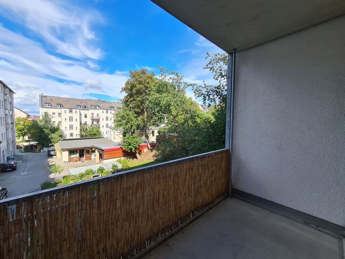 Prenájom bytu 3-izbový 76 m², Humboldtstraße 9, Chemnitz, Sasko Prenájom bytu 3-izbový 76 m², Humboldtstraße 9, Chemnitz, Sasko