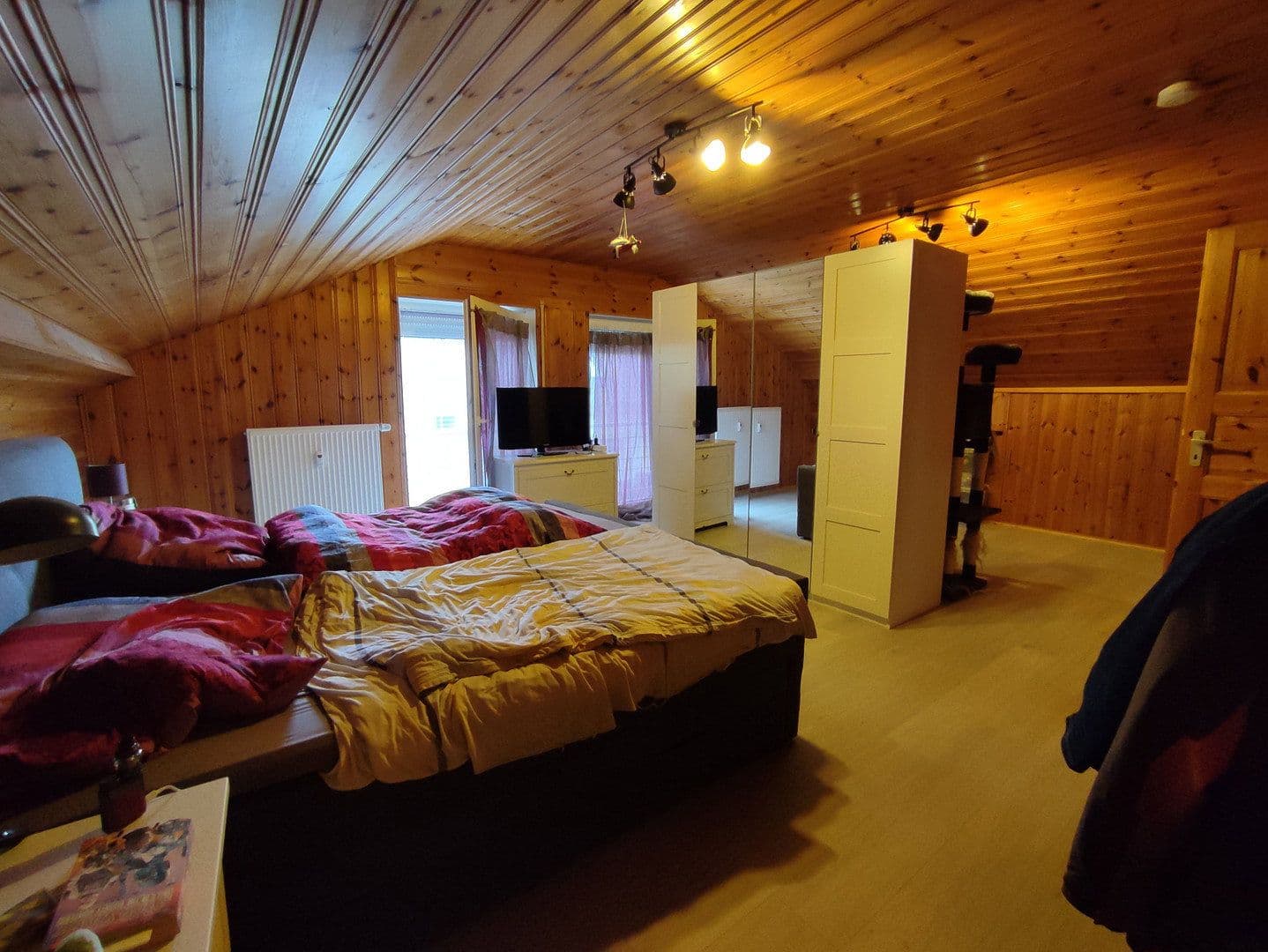 Prenájom bytu 2-izbový 100 m², Bergstrasse 238, Weinheim, Bádensko-Wurttembersko Prenájom bytu 2-izbový 100 m², Bergstrasse 238, Weinheim, Bádensko-Wurttembersko